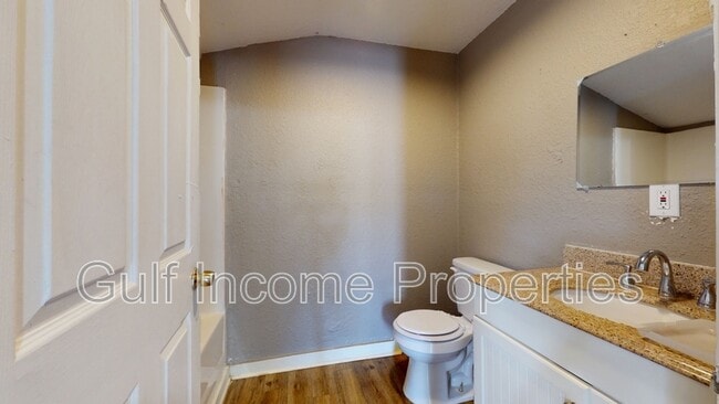 Building Photo - 1510 10th St W