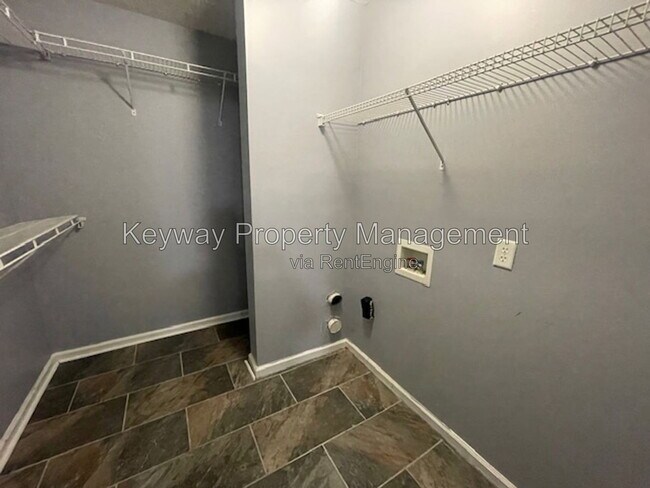 Building Photo - 1224 Longpoint Dr