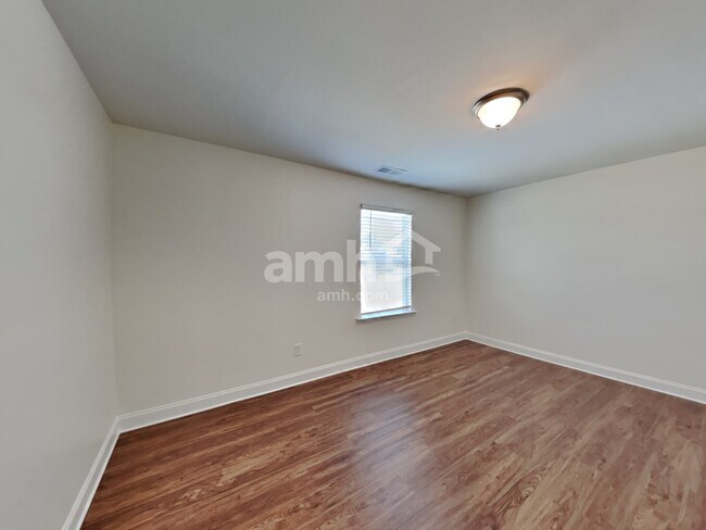 Building Photo - 153 Hazel Pk Dr
