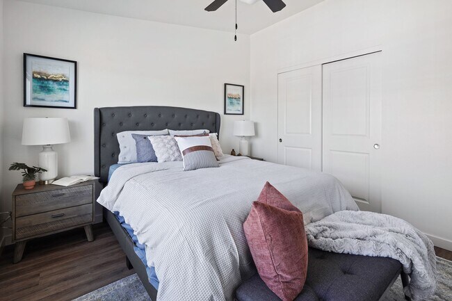 Building Photo - Spring Into Savings: $500 Rent Credit & $5...