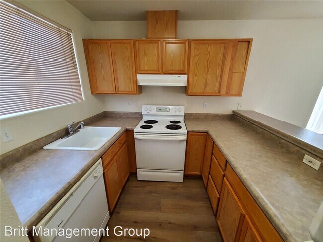 Building Photo - 2 br, 1.5 bath House - 449 Holcomb Avenue