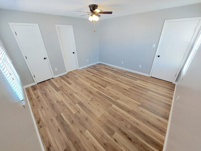 Building Photo - Beautiful Virginia Beach TownHome | 3BR, 2BA