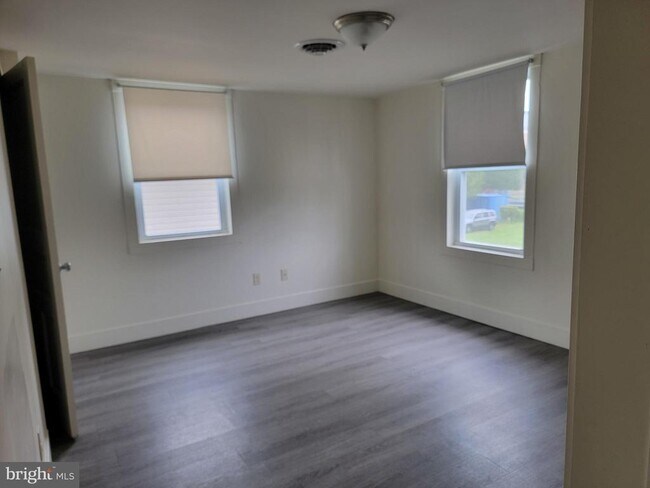 Building Photo - 133 Alice Ann St