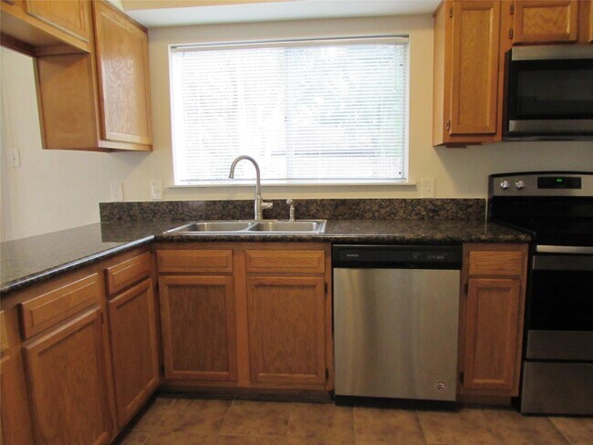 Building Photo - 16706 Running Quail Ct