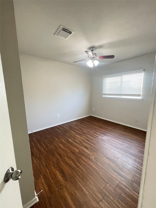Building Photo - 2831 Sockeye Dr