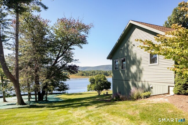 Building Photo - 99 Washinee Heights Rd