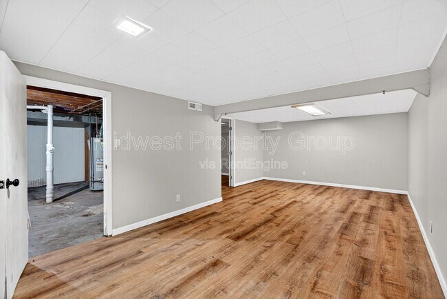 Building Photo - 710 Tyson Dr