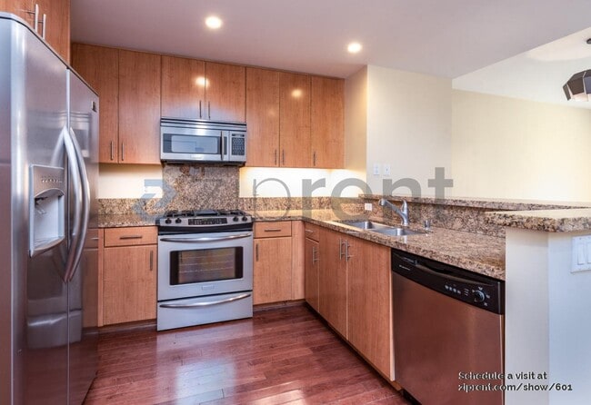 Building Photo - 438 W Grand Ave