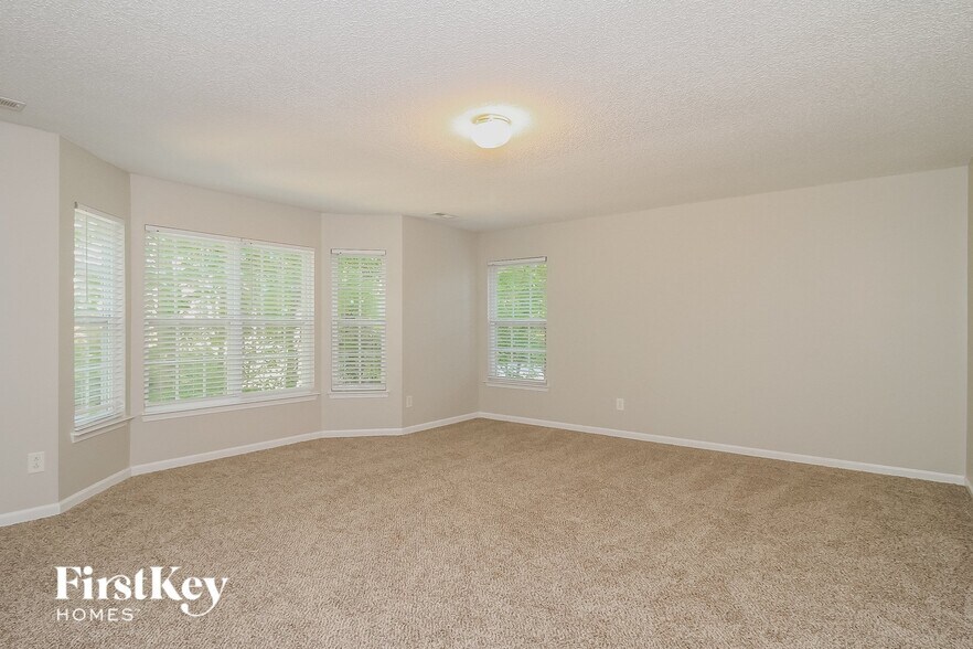 Building Photo - 944 Highland Glen Rd