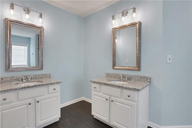 Building Photo - 617 Melilot Ln