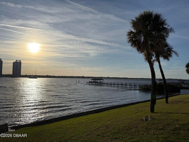 Building Photo - 625 N Halifax Ave