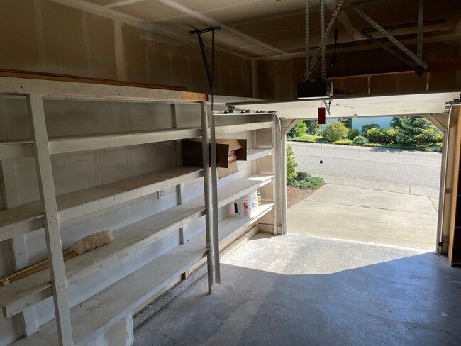 Building Photo - Lovely Single Level Home in Oak Harbor and...