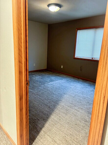 Building Photo - 13315 43rd Ave