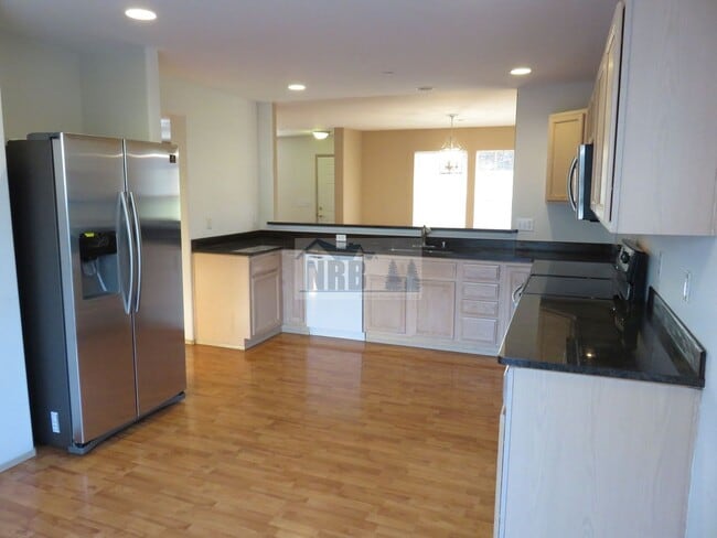 Building Photo - Stunning House in Dupont! $500.00 off 1 Month of Rent!