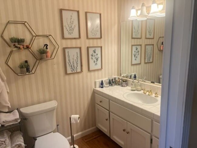 Building Photo - Welcome to this charming 3 bedroom, 2 bathroom house located in  Nevada City