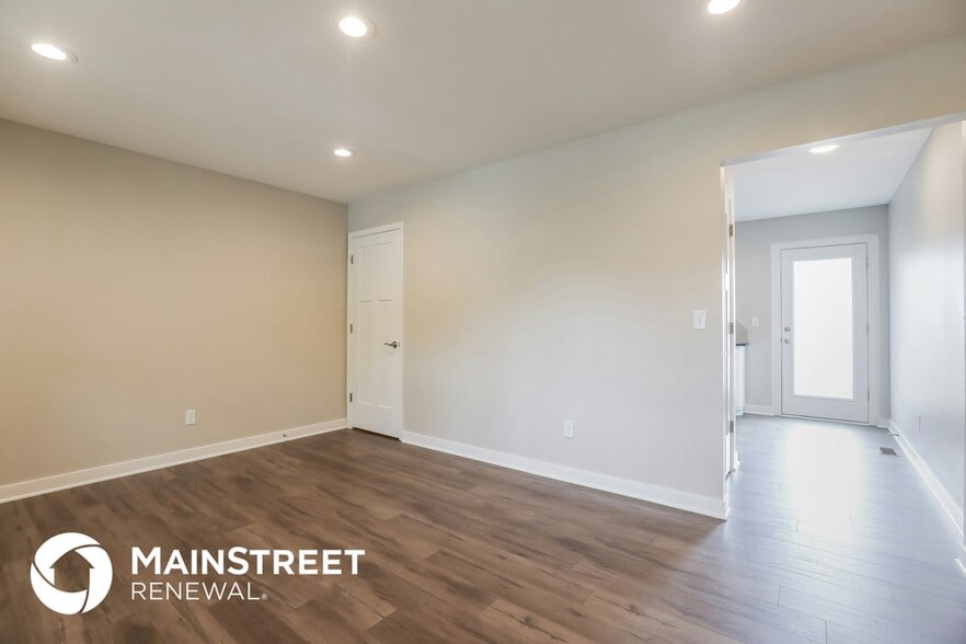 Building Photo - 1435 Park Cir