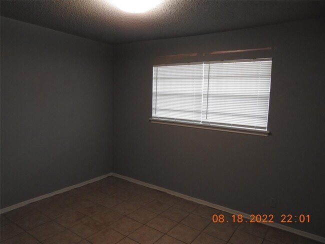 Building Photo - 6405 Westward St