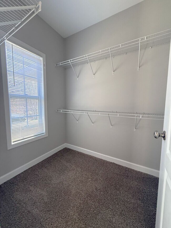 Building Photo - Spacious 4-Bedroom Home with Large Yard and Dual Garages in Cookeville  Property Description