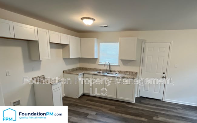 Building Photo - 3679 Tchulahoma Rd
