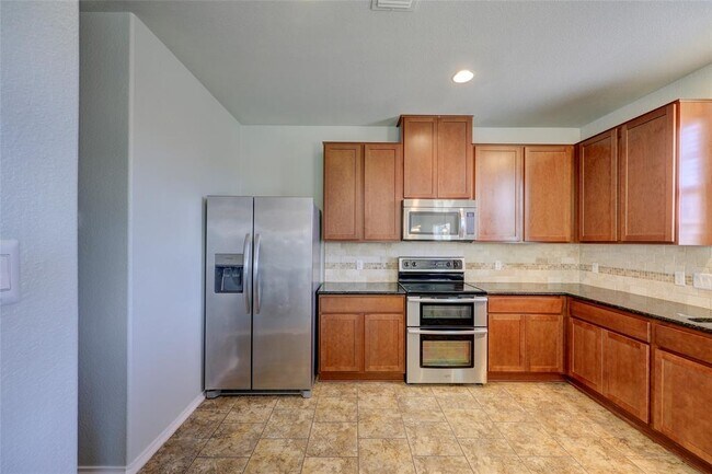 Building Photo - 455 Gina Dr