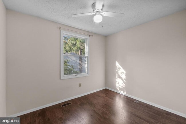 Building Photo - 6832 Heatherway Ct