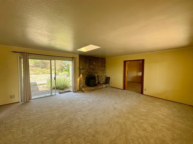 Building Photo - 46 Valley View Rd