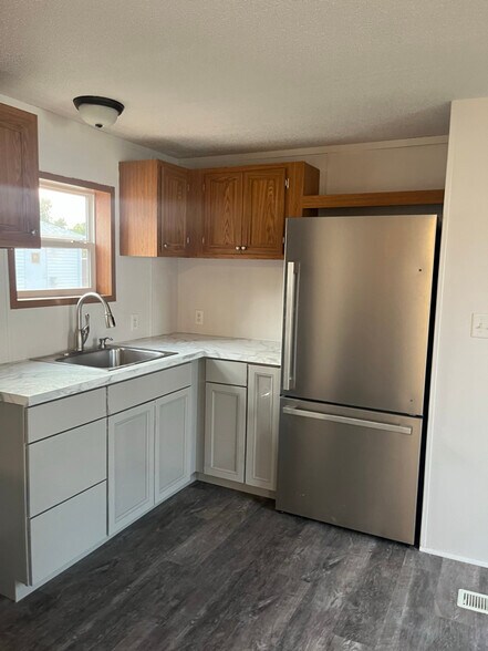 Building Photo - 4398 Universal Dr