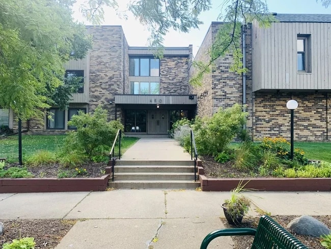 Building Photo - 450 Ford Rd