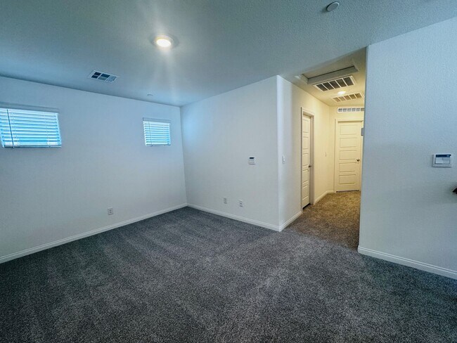 Building Photo - 1083 Saffron Toucan Ln
