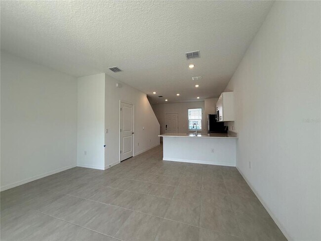 Building Photo - 3009 Skyline Lp