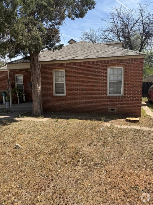 Building Photo - 1613 Ave Y