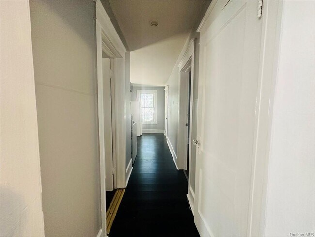 Building Photo - 203 Winnikee Ave