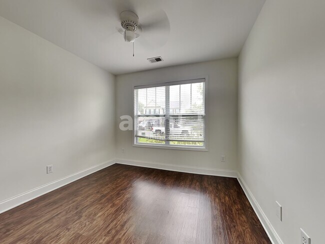 Building Photo - 2904 John Cabot Dr