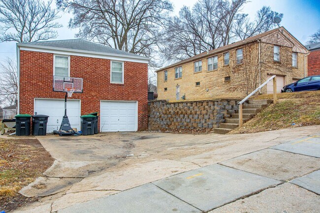 Building Photo - 5833-5835 Lafayette Avenue