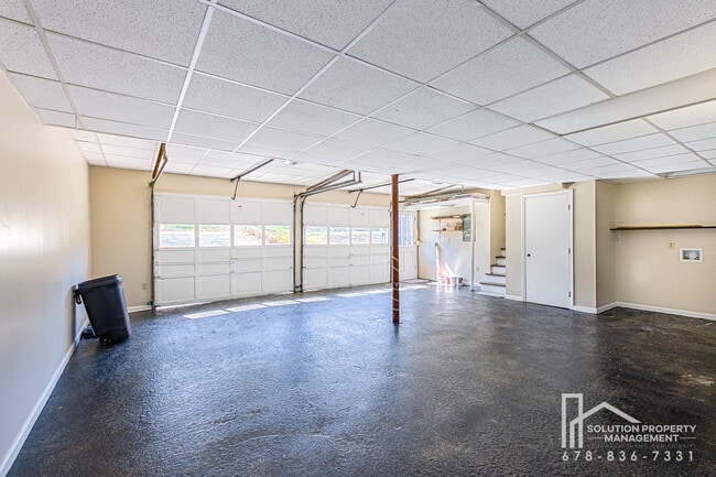 Building Photo - 6080 Stone Wood Dr NW