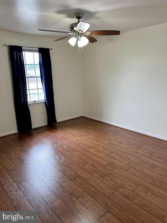 Building Photo - 2363 McCleary Dr