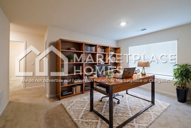 Building Photo - 559 Post Oak Ln