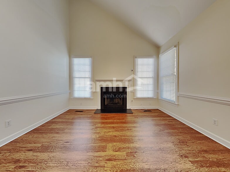 Building Photo - 1513 Bowmore Pl