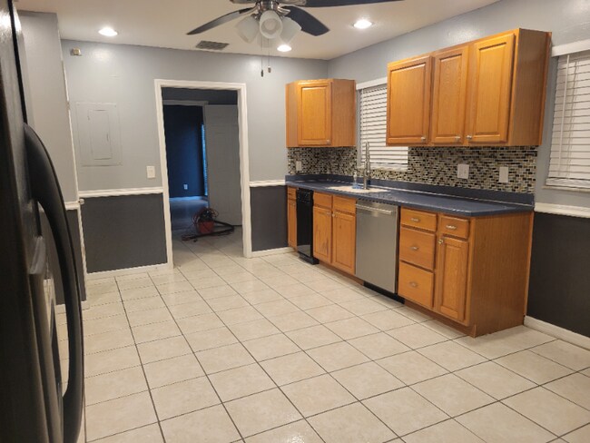 Building Photo - 1200 Tarpon Woods Blvd