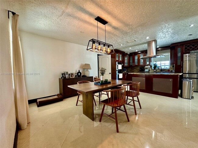 Building Photo - 9481 SW 10th St
