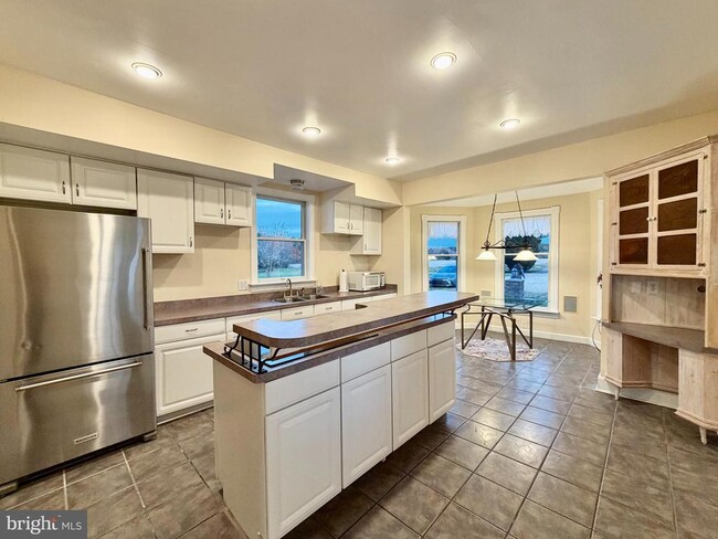 Building Photo - 48600 Deep Cove Ln