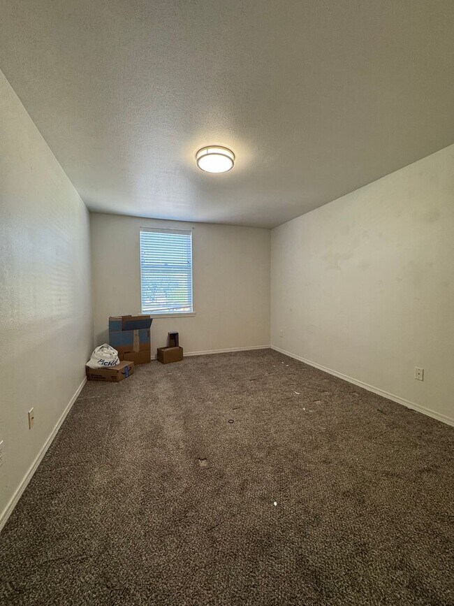 Building Photo - 1512 N Brook Ct