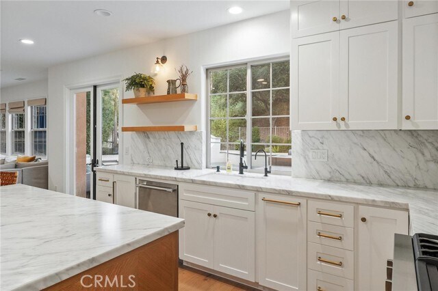 Building Photo - 1 Calle Saltamontes