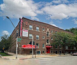 Building Photo - 4700 N Racine Ave