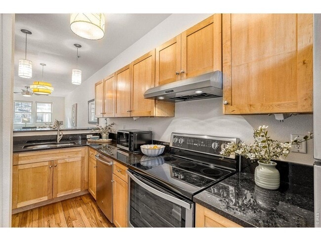 Building Photo - 2 Bed 2 Bath Condo In the Heart of Downtown Boulder!