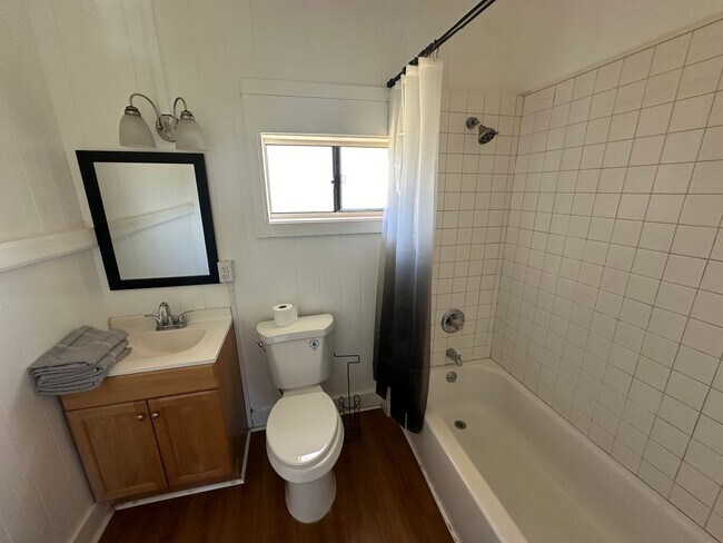 Building Photo - Furnished 4 Bedroom Paia