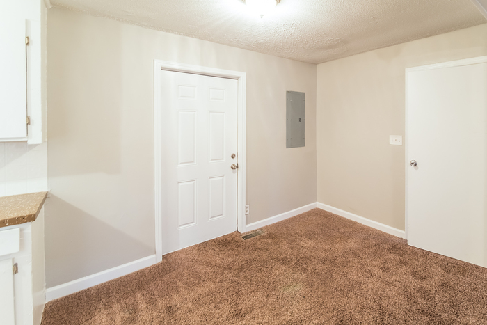 Building Photo - 532 Amy Dr