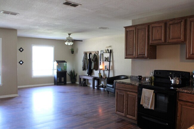 Building Photo - 2347 Edgemont Dr