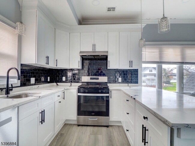 Building Photo - 385 E Main St