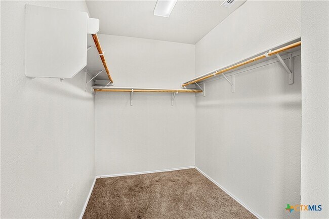 Building Photo - 1602 Gigante Dr